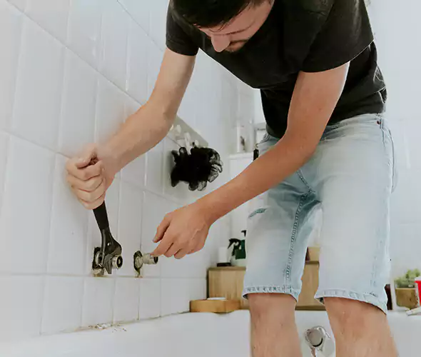 Affordable Bathtub Faucet Replacement in Kings Park: Choose Experienced Local Technicians